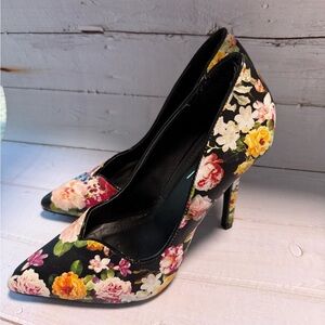 Anne Michelle Black and Pink Heels Floral Design